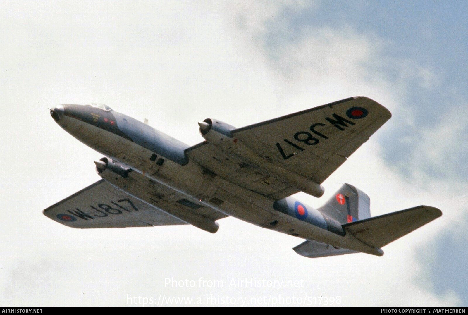 Aircraft Photo of WJ817 | English Electric Canberra PR7 | UK - Air Force | AirHistory.net #517398