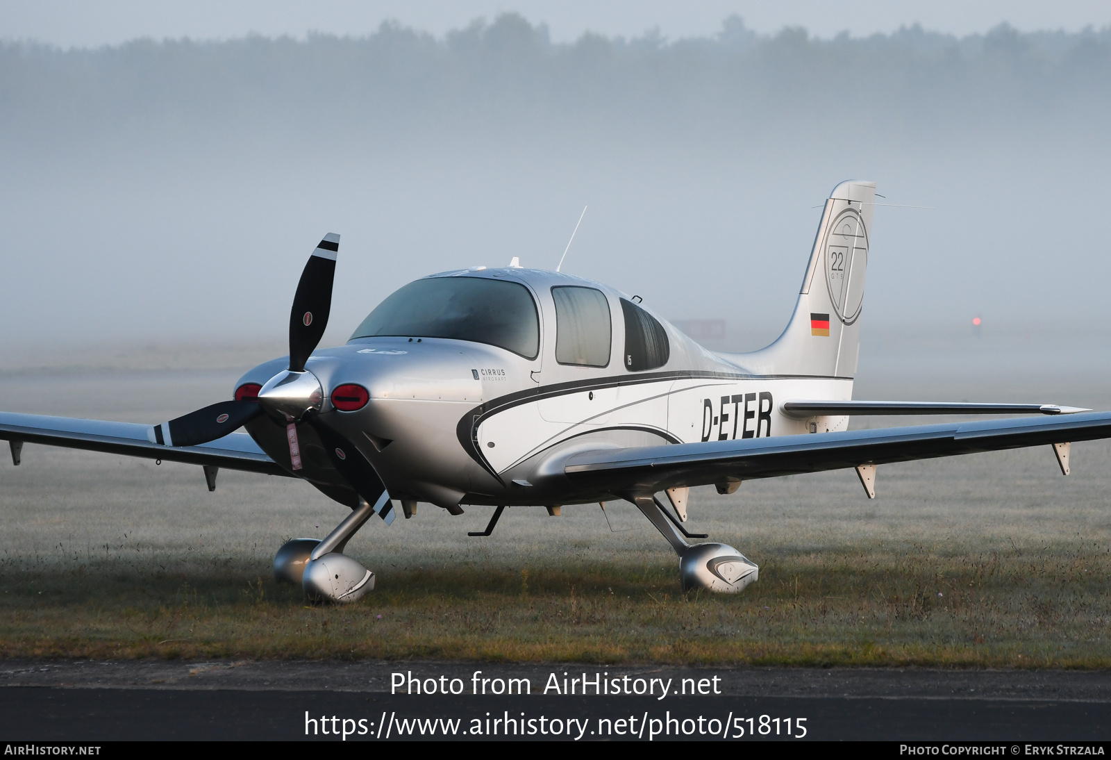 Aircraft Photo of D-ETER | Cirrus SR-22T G5-GTS | AirHistory.net #518115