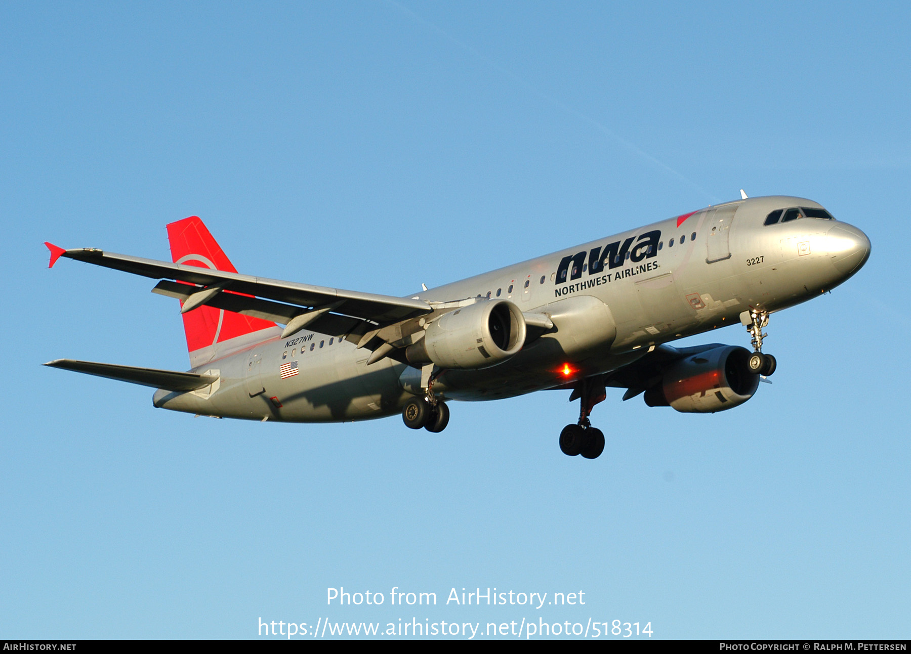 Aircraft Photo of N327NW | Airbus A320-211 | Northwest Airlines | AirHistory.net #518314