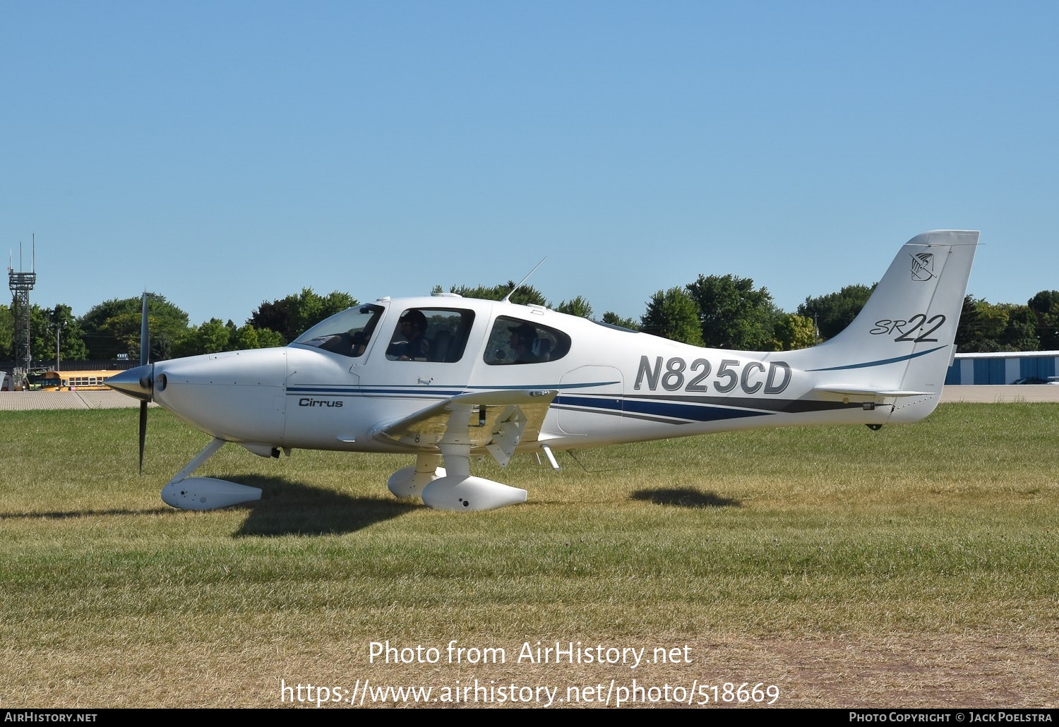 Aircraft Photo of N825CD | Cirrus SR-22 G1 | AirHistory.net #518669