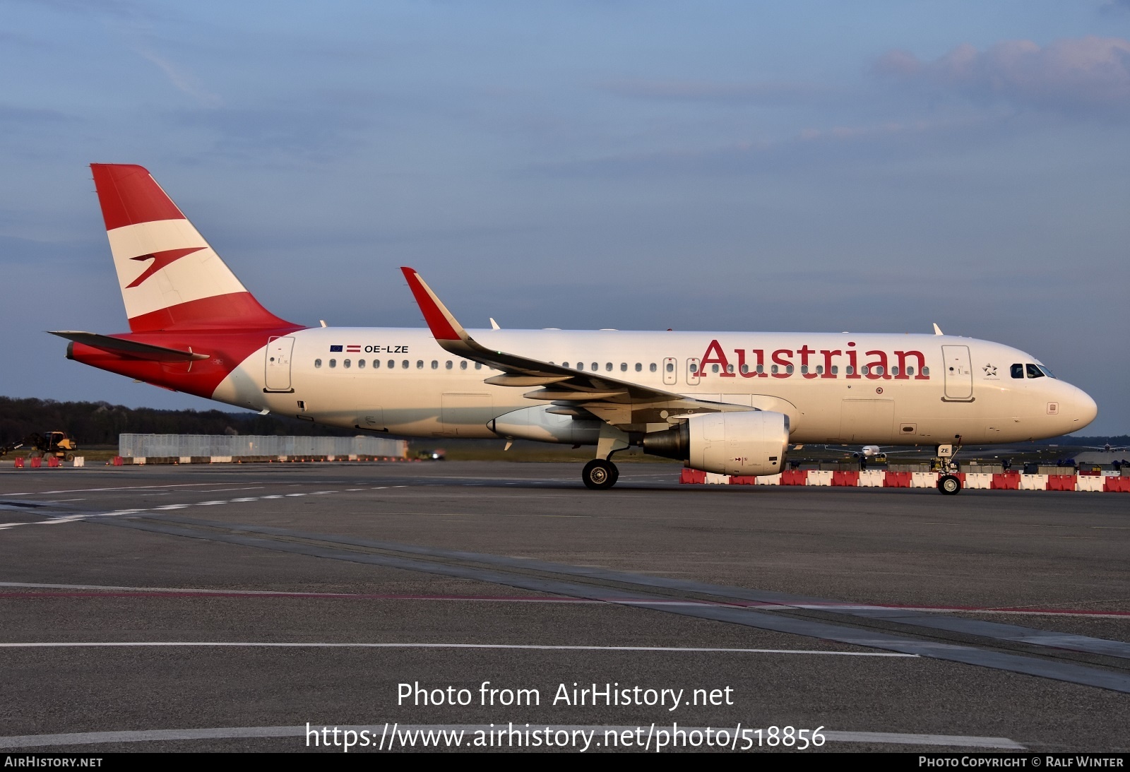 Aircraft Photo of OE-LZE | Airbus A320-214 | Austrian Airlines | AirHistory.net #518856