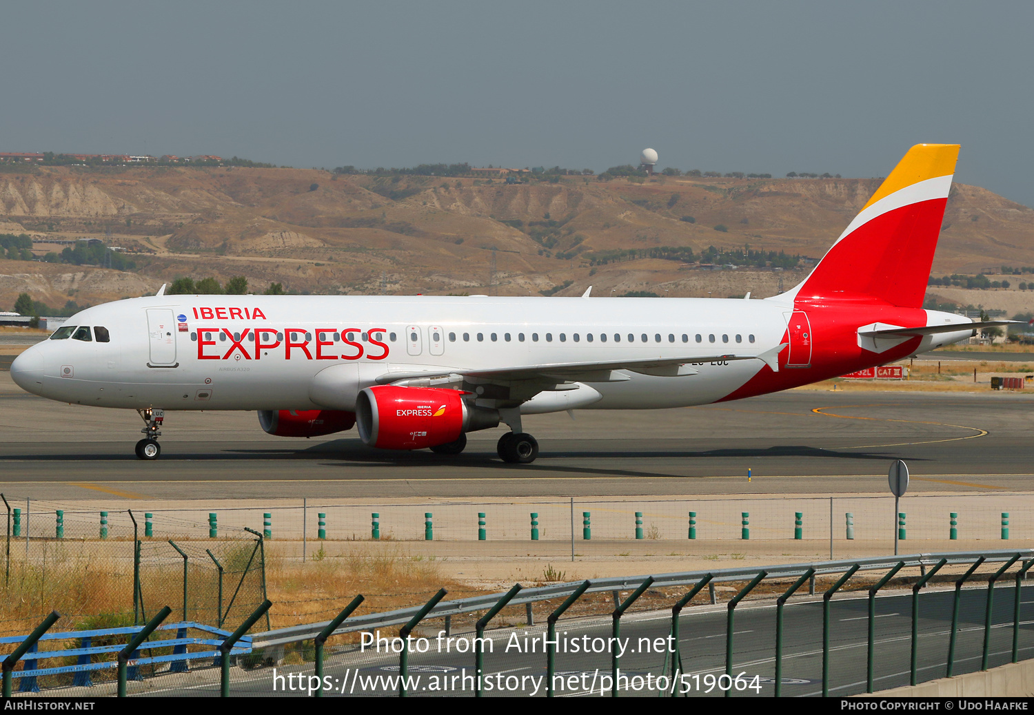 Aircraft Photo of EC-LUC | Airbus A320-214 | Iberia Express | AirHistory.net #519064