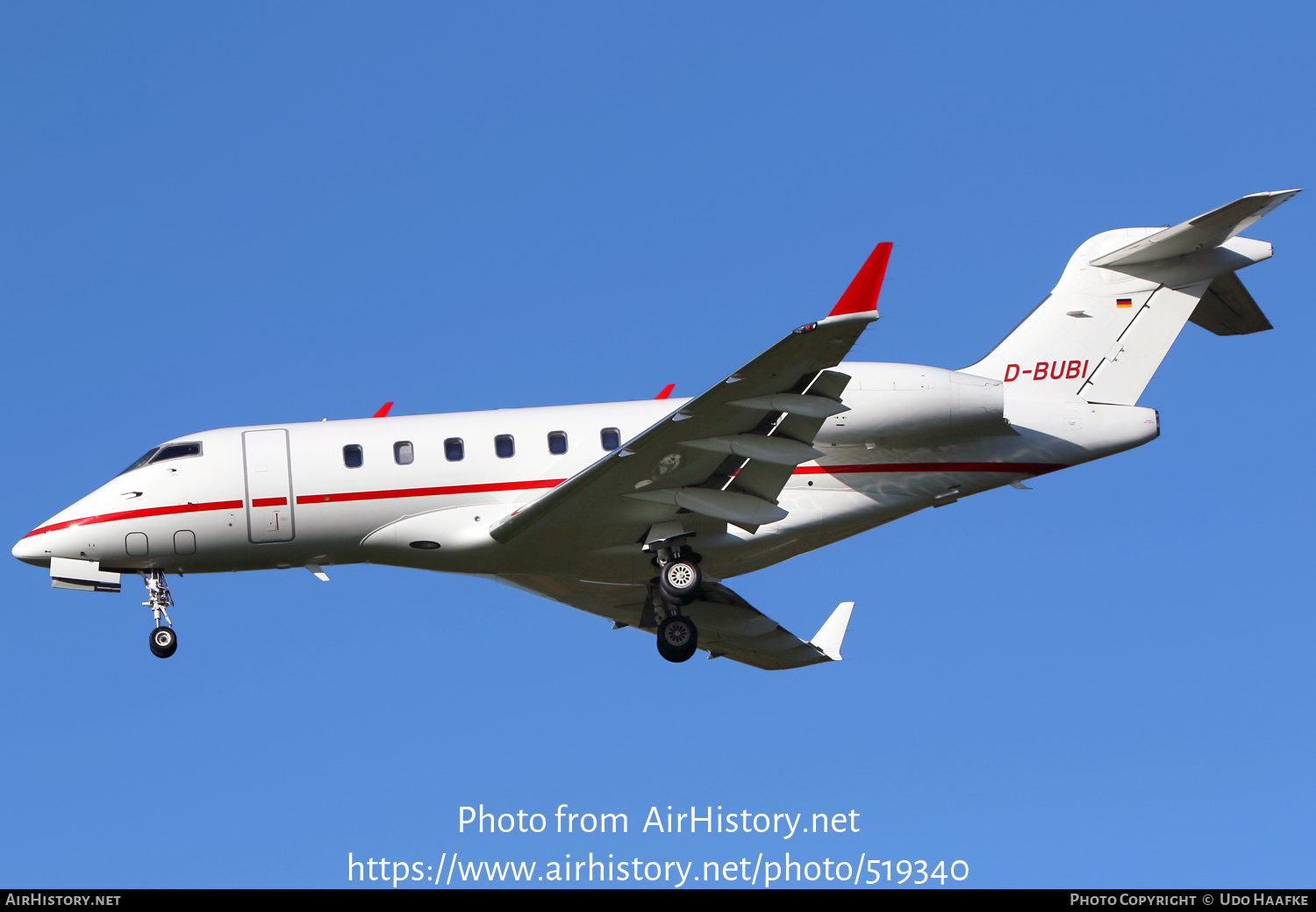 Aircraft Photo of D-BUBI | Bombardier Challenger 300 (BD-100-1A10) | AirHistory.net #519340