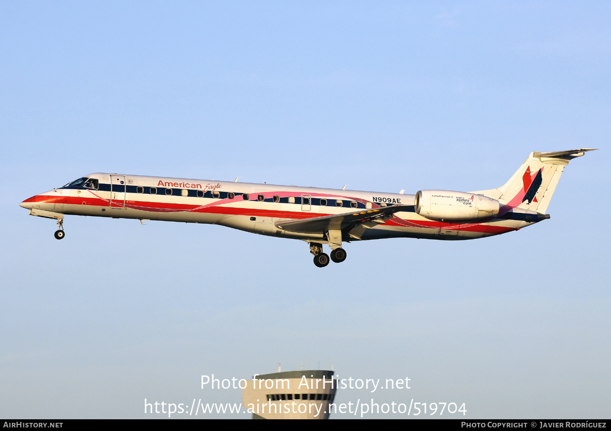 Aircraft Photo of N909AE | Embraer ERJ-145LR (EMB-145LR) | American Eagle | AirHistory.net #519704