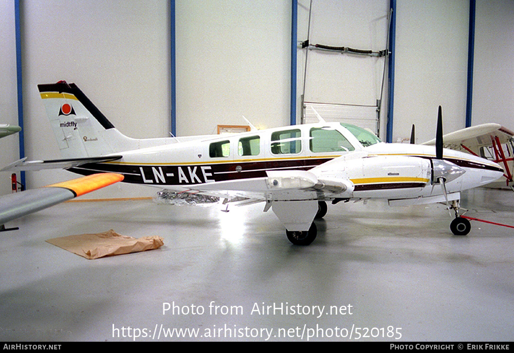 Aircraft Photo of LN-AKE | Beech 58 Baron | Midtfly | AirHistory.net #520185