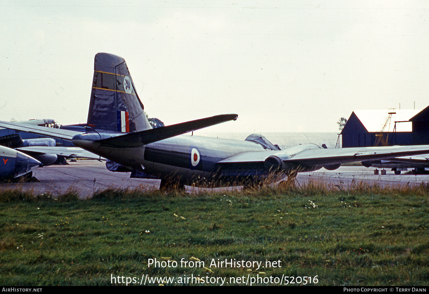 Aircraft Photo of XM279 | English Electric Canberra B(I)8 | UK - Air Force | AirHistory.net #520516