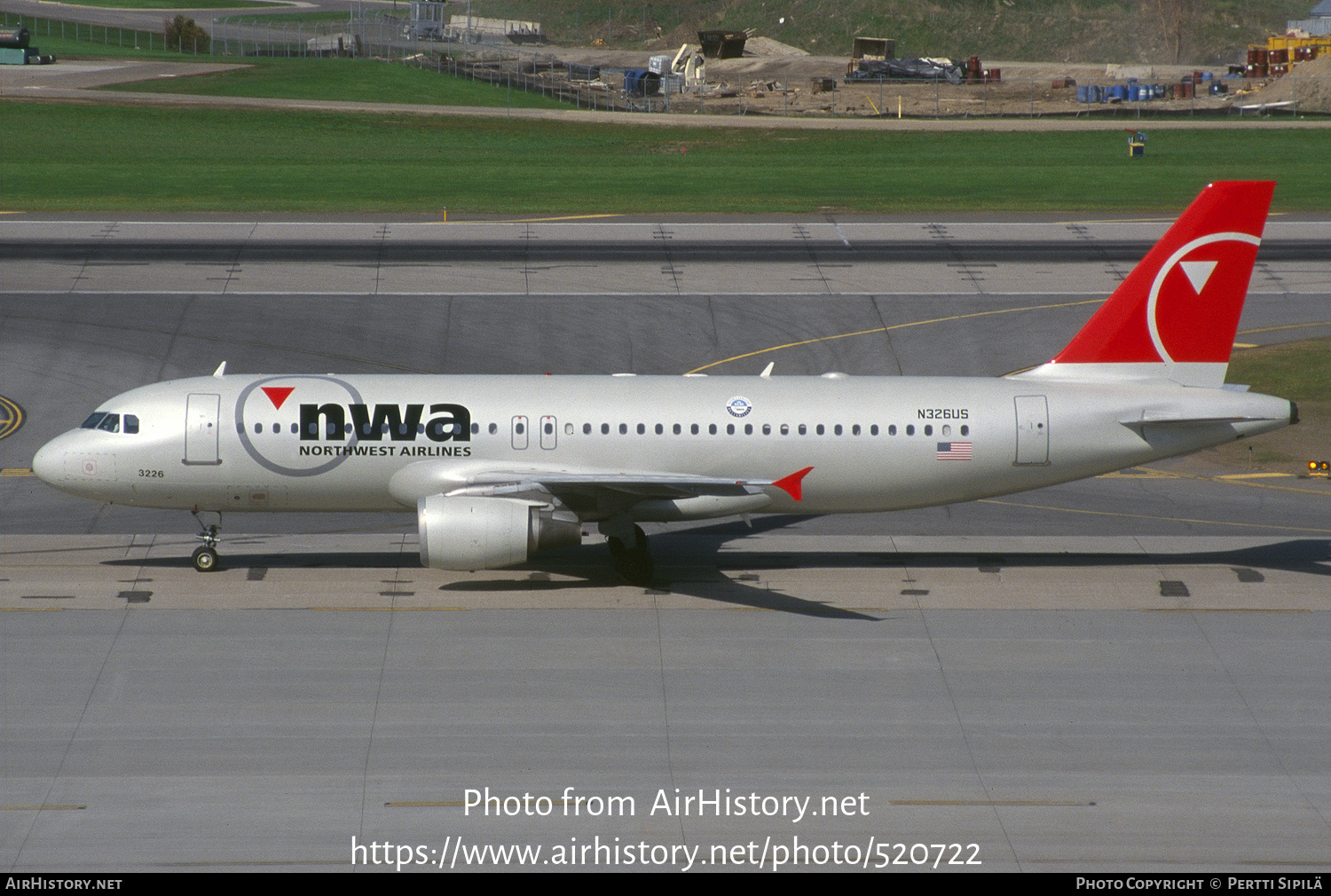 Aircraft Photo of N326US | Airbus A320-211 | Northwest Airlines | AirHistory.net #520722