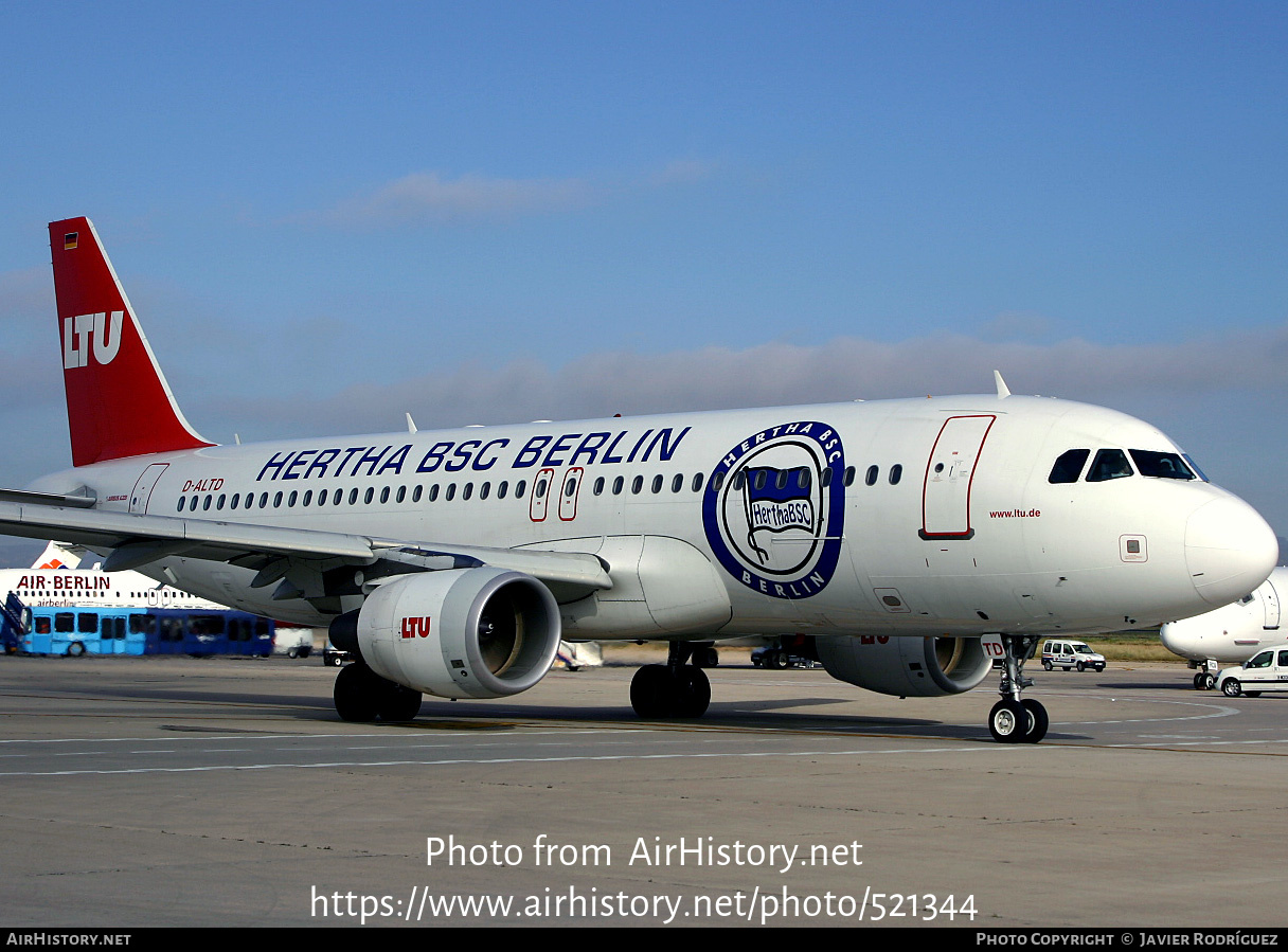 Aircraft Photo of D-ALTD | Airbus A320-214 | LTU - Lufttransport-Unternehmen | AirHistory.net #521344