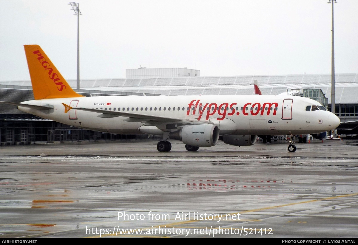 Aircraft Photo of TC-DCF | Airbus A320-214 | Pegasus Airlines | AirHistory.net #521412