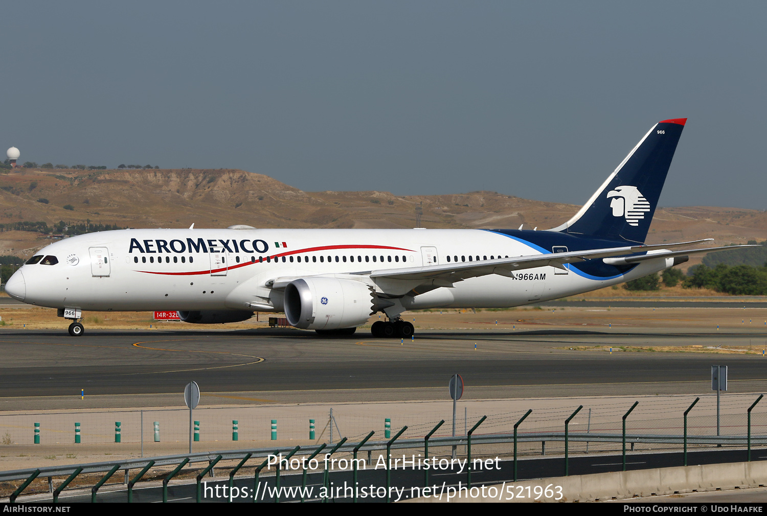 Aircraft Photo of N966AM | Boeing 787-8 Dreamliner | AeroMéxico | AirHistory.net #521963