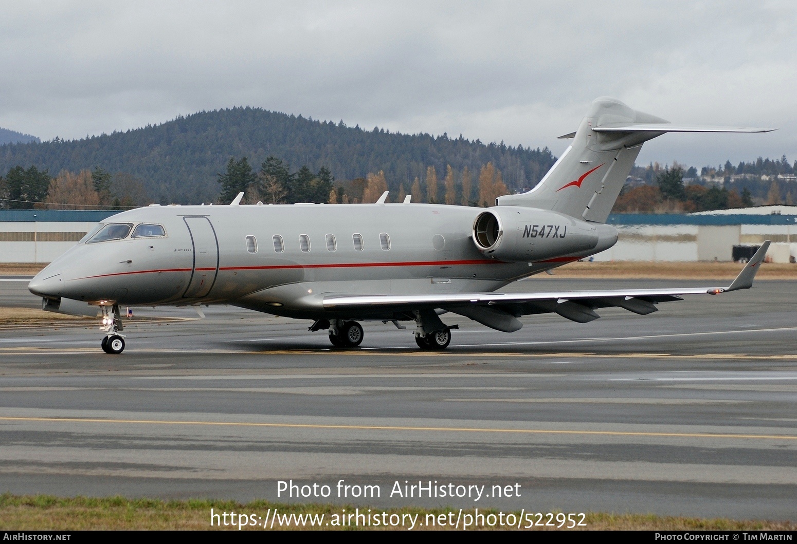 Aircraft Photo of N547XJ | Bombardier Challenger 300 (BD-100-1A10) | Jet Edge | AirHistory.net #522952