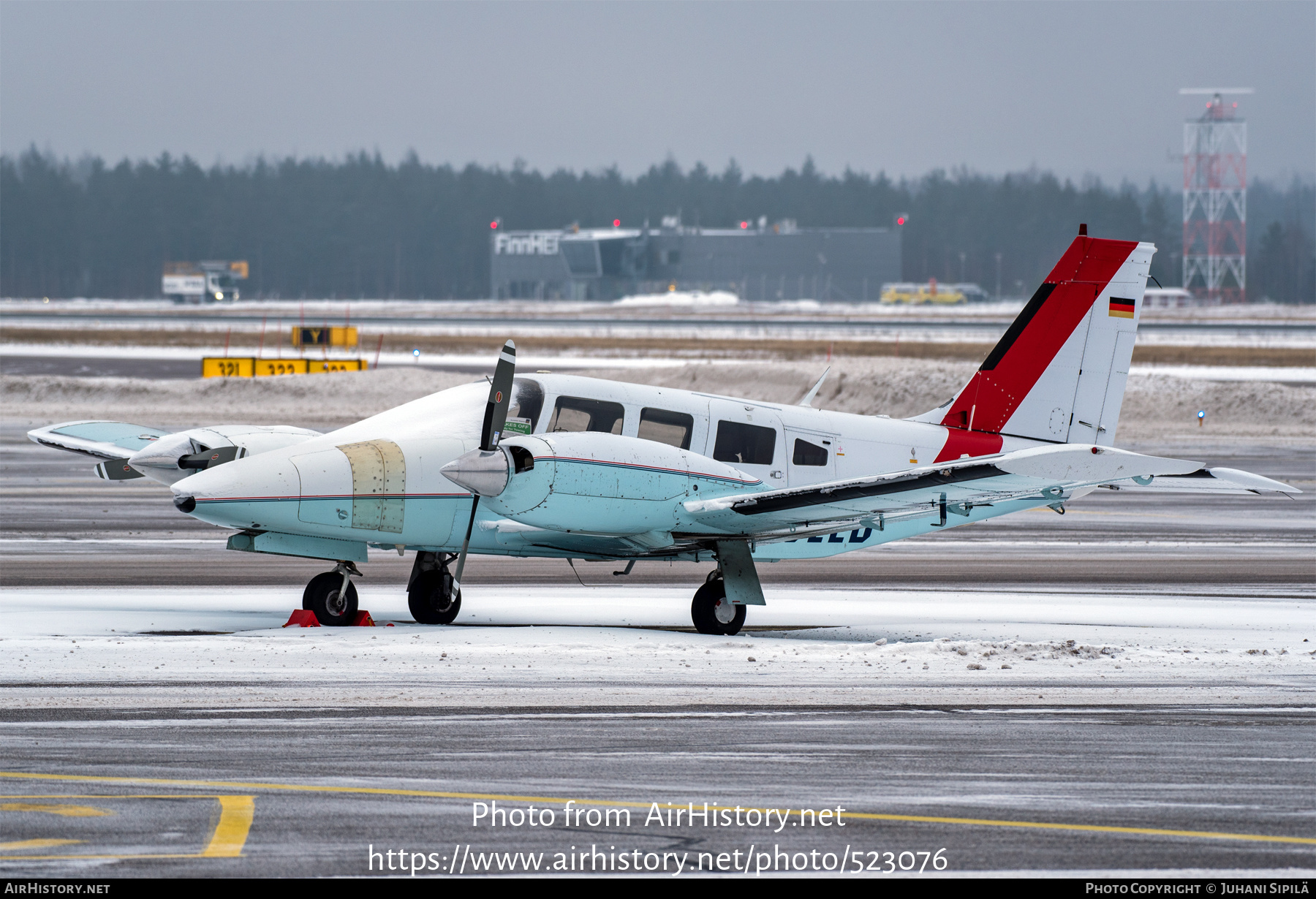 Aircraft Photo of D-GELD | Piper PA-34-200T Seneca II | AirHistory.net #523076