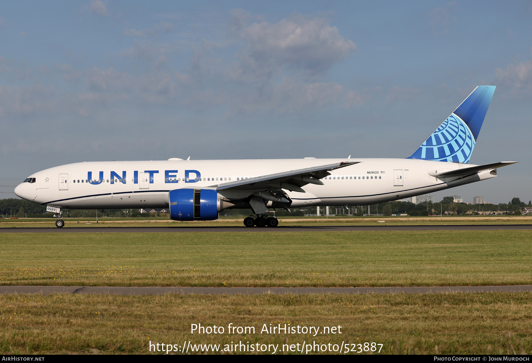 Aircraft Photo of N69020 | Boeing 777-224/ER | United Airlines | AirHistory.net #523887