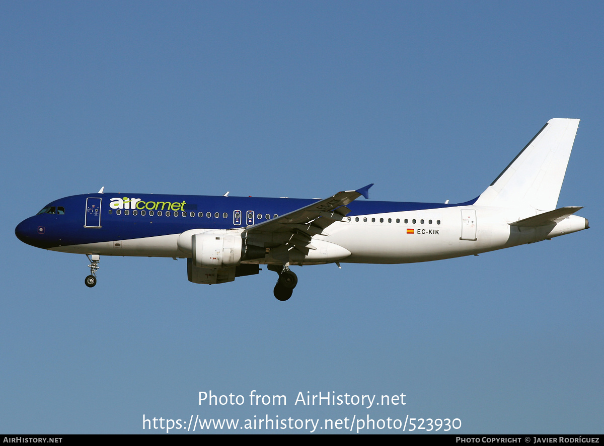 Aircraft Photo of EC-KIK | Airbus A320-211 | Air Comet | AirHistory.net #523930