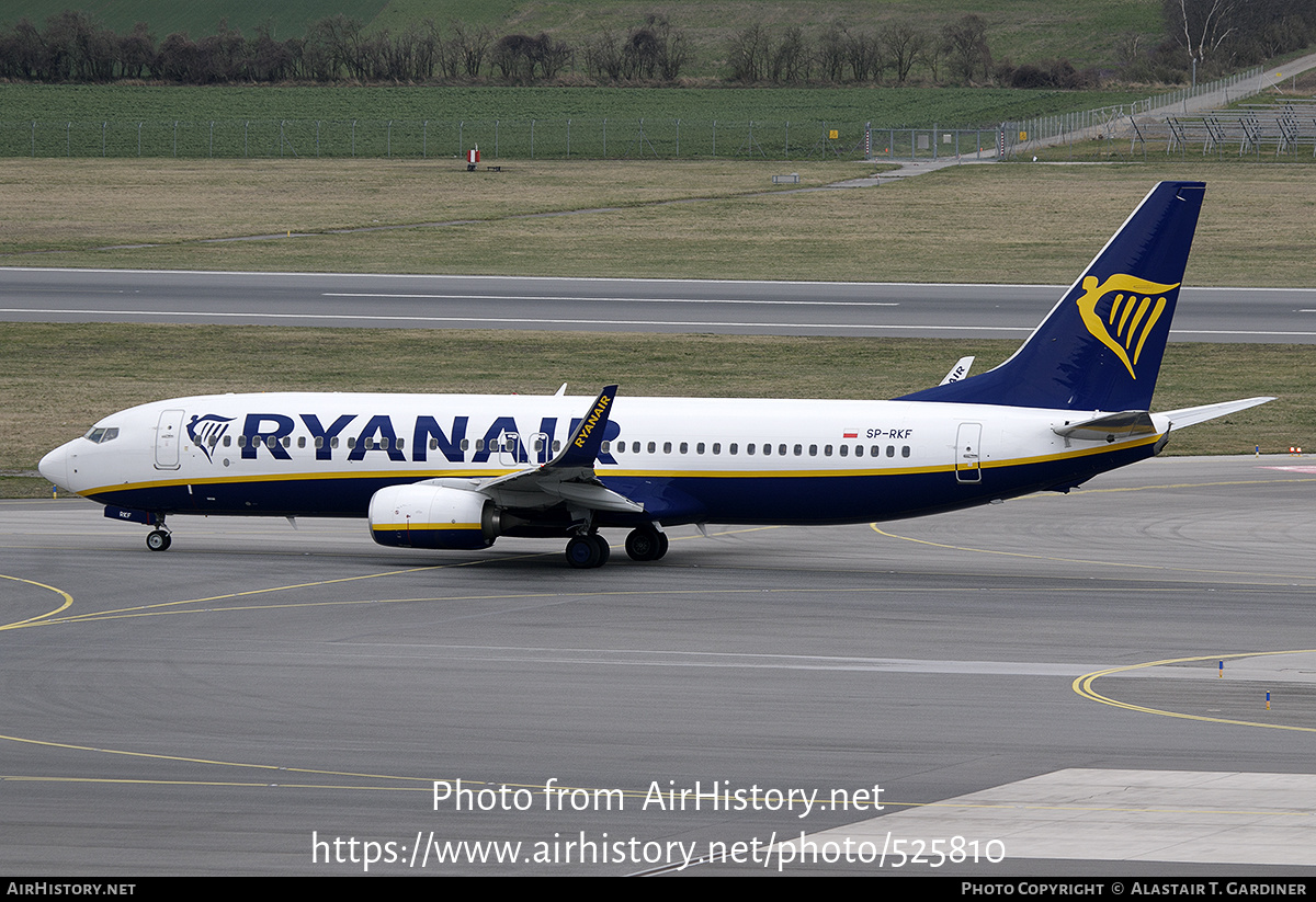 Aircraft Photo of SP-RKF | Boeing 737-800 | Ryanair | AirHistory.net #525810