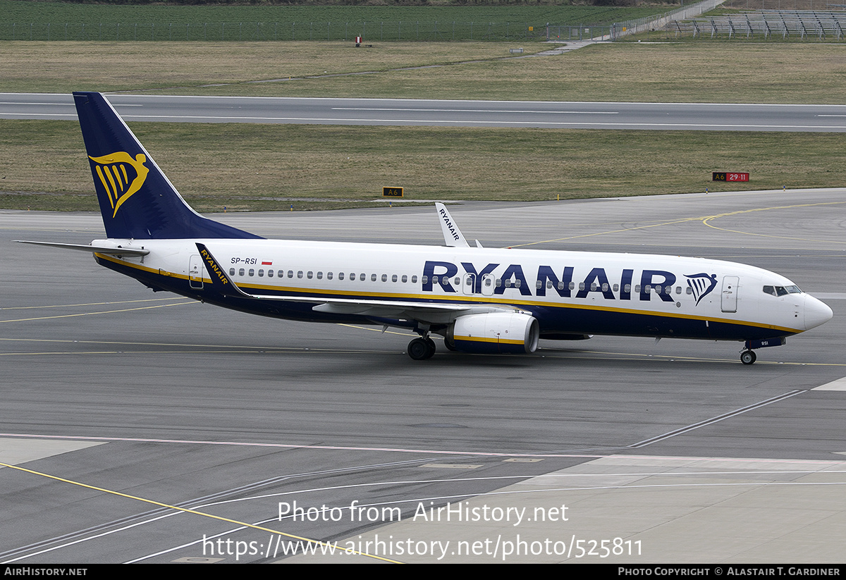 Aircraft Photo of SP-RSI | Boeing 737-800 | Ryanair | AirHistory.net #525811