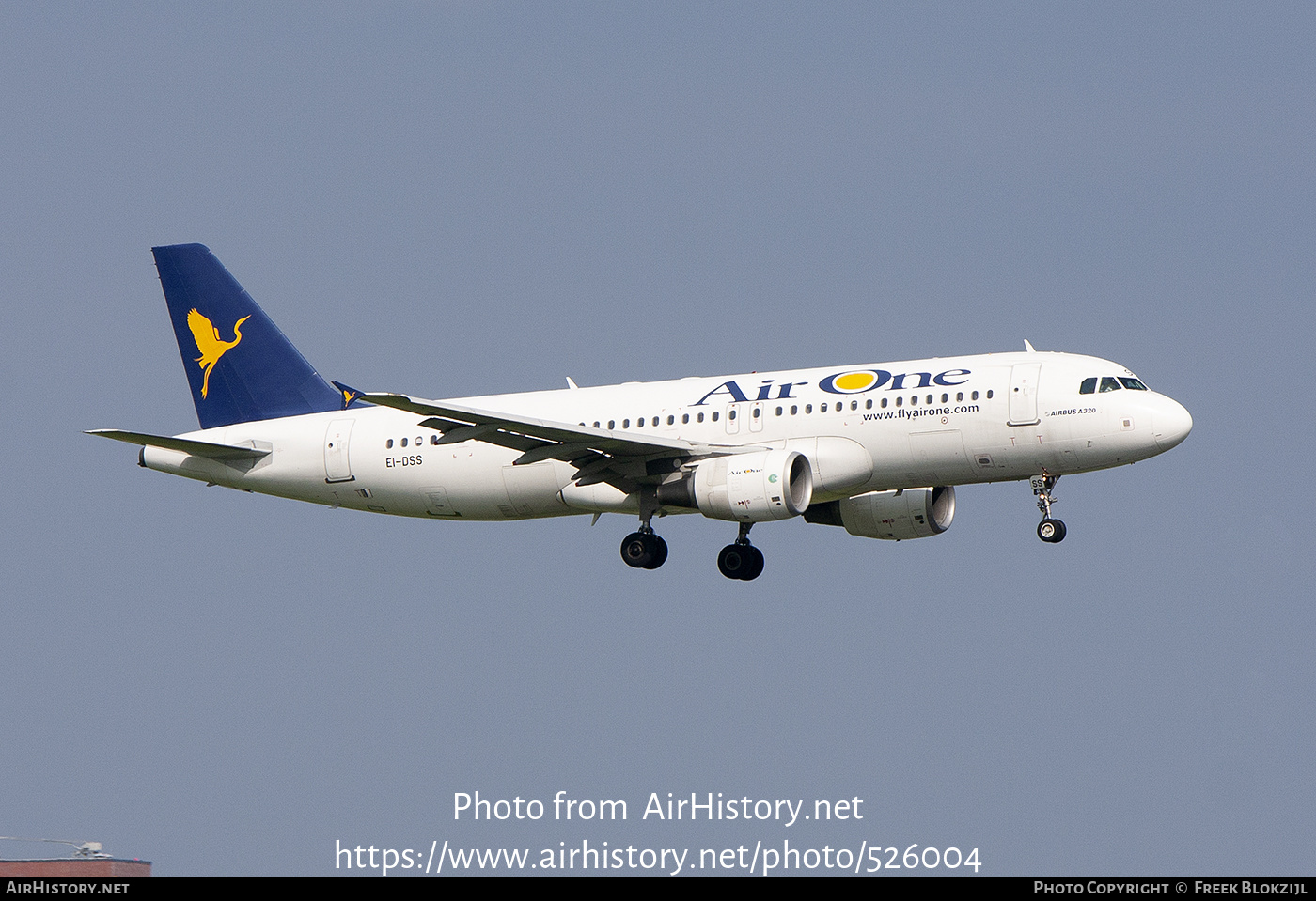 Aircraft Photo of EI-DSS | Airbus A320-216 | Air One | AirHistory.net #526004