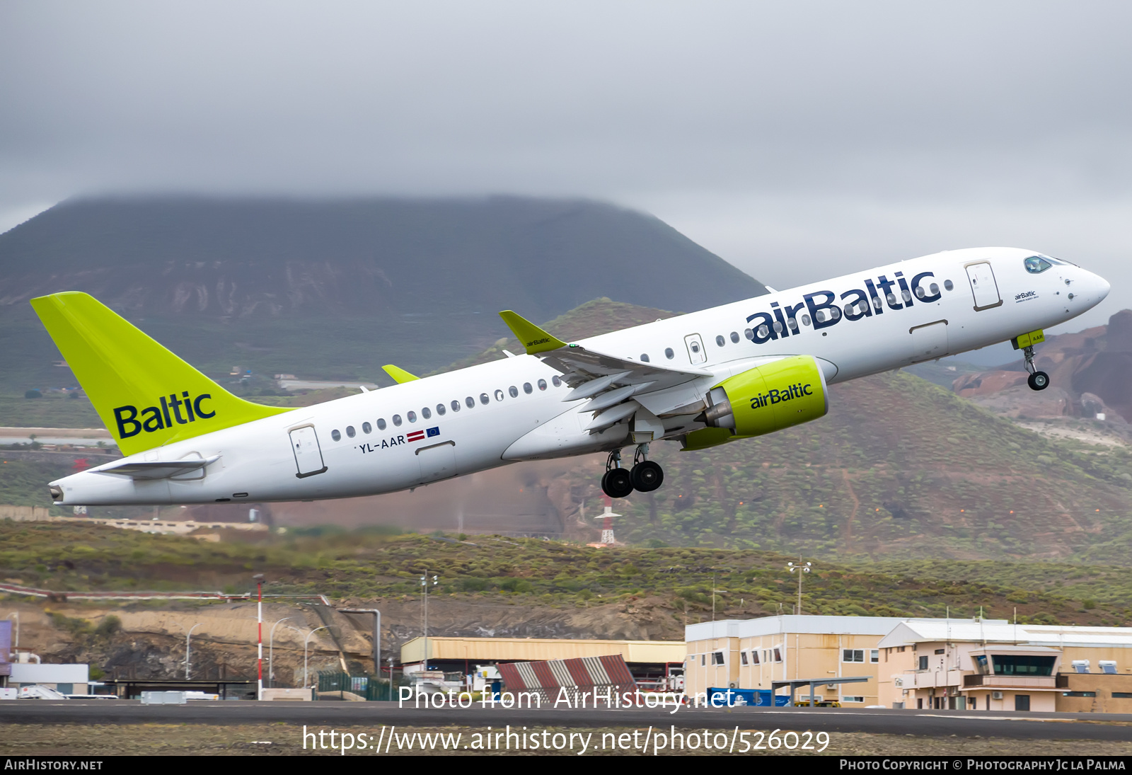 Aircraft Photo of YL-AAR | Airbus A220-371 (BD-500-1A11) | AirBaltic | AirHistory.net #526029