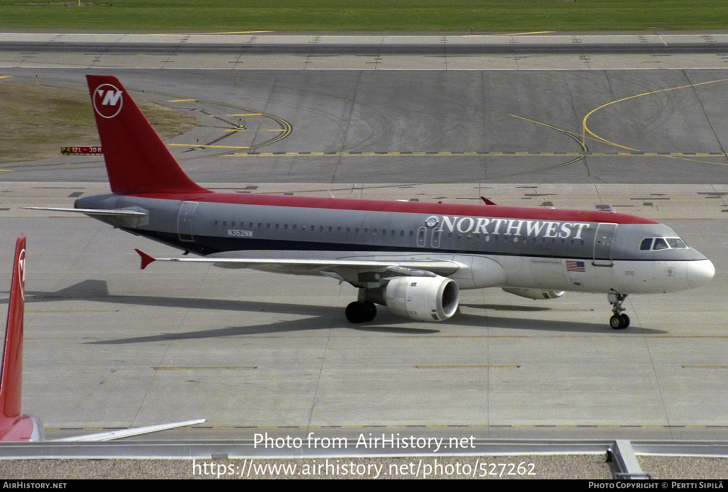 Aircraft Photo of N352NW | Airbus A320-212 | Northwest Airlines | AirHistory.net #527262