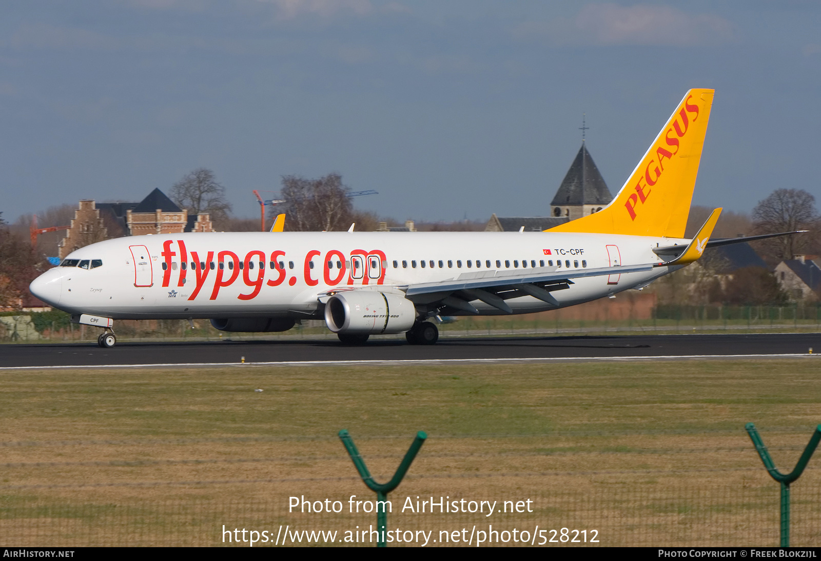 Aircraft Photo of TC-CPF | Boeing 737-82R | Pegasus Airlines | AirHistory.net #528212