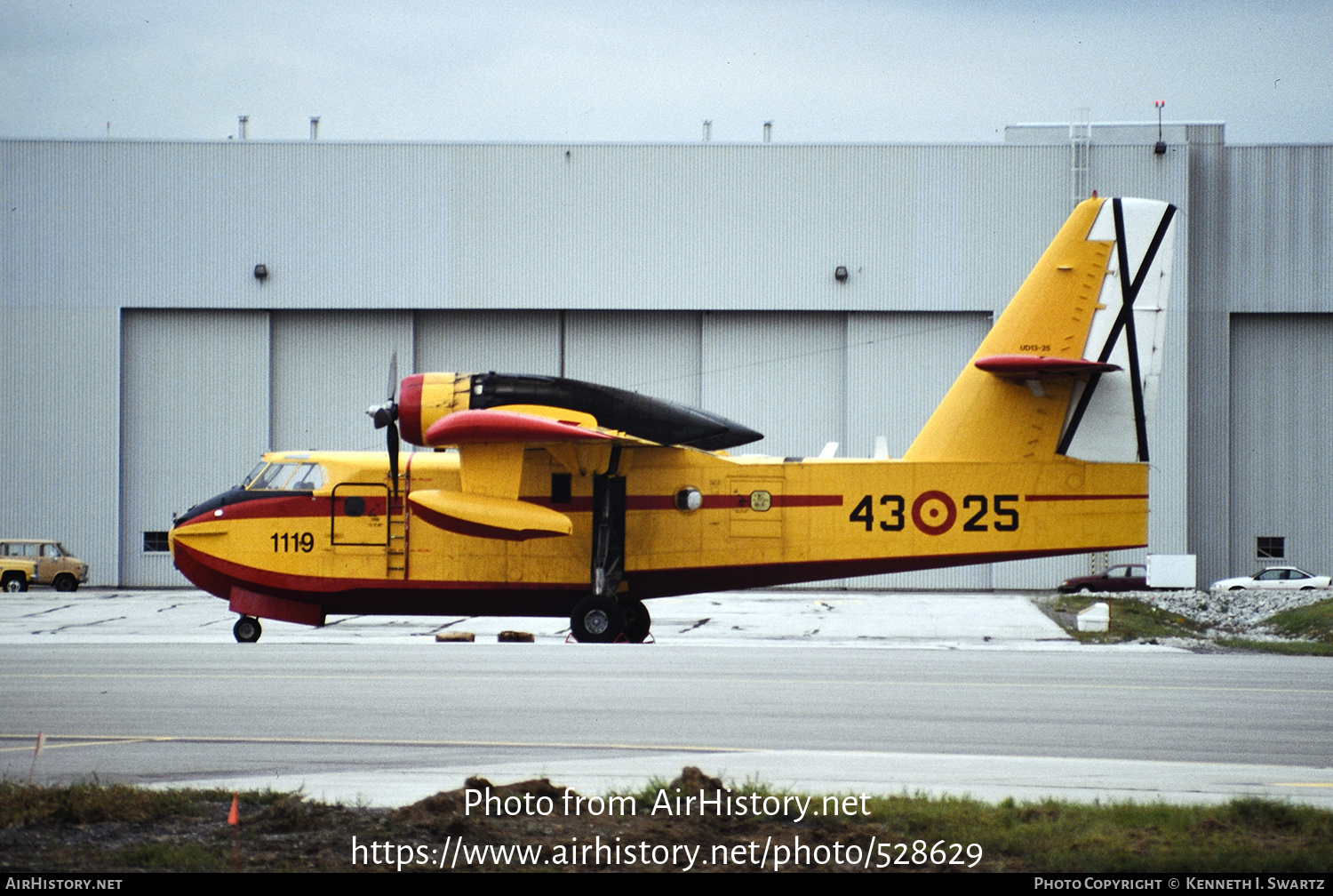 Aircraft Photo of UD.13-25 | Canadair CL-215-V (CL-215-1A10) | Spain - Air Force | AirHistory.net #528629