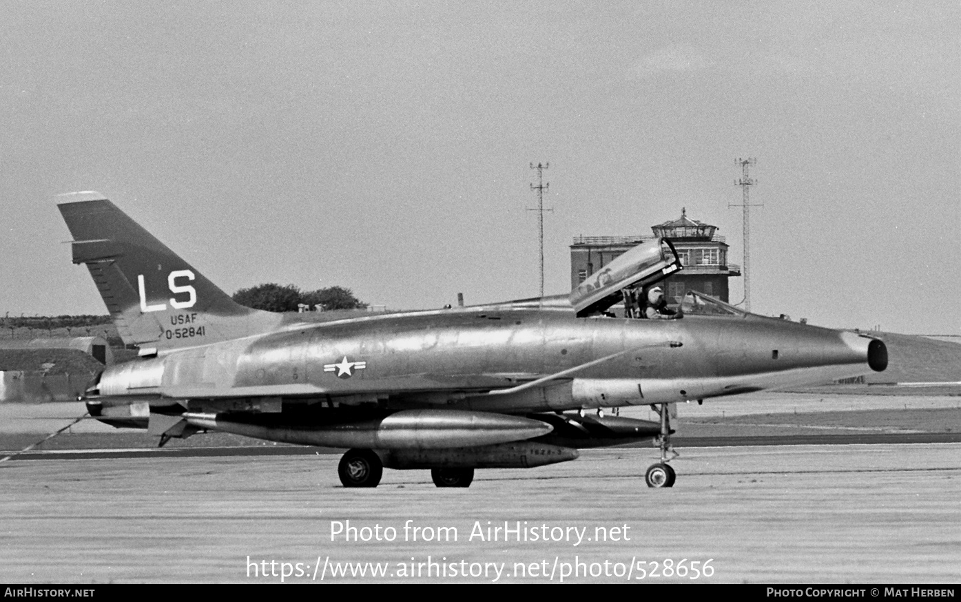 Aircraft Photo of 55-2841 / 0-52841 | North American F-100D Super Sabre | USA - Air Force | AirHistory.net #528656