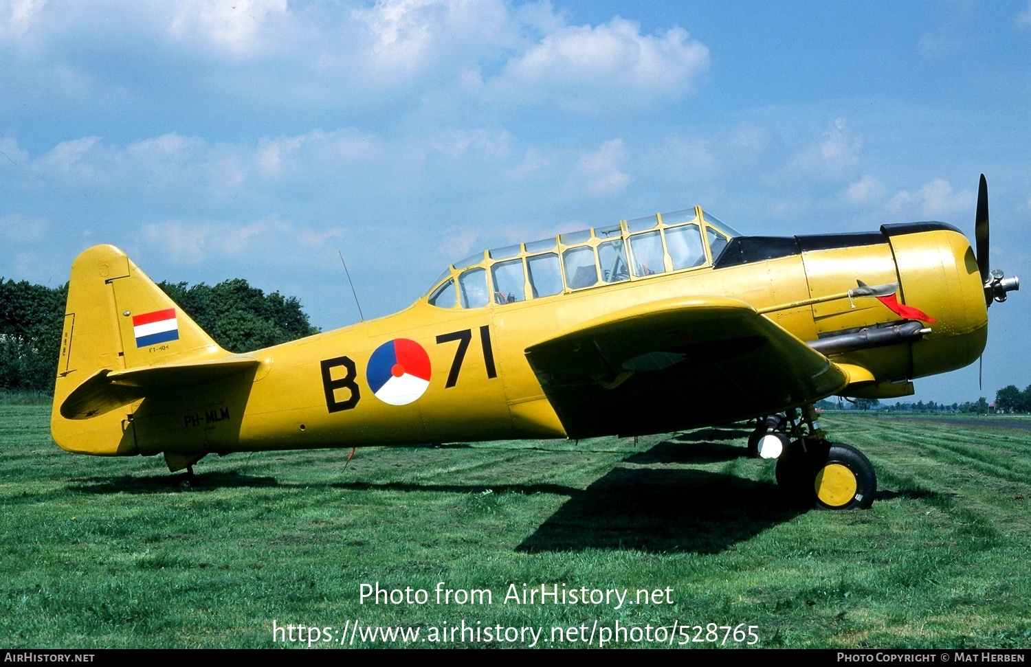 Aircraft Photo of PH-MLM / B-71 | North American AT-16 Harvard IIB | Netherlands - Air Force | AirHistory.net #528765