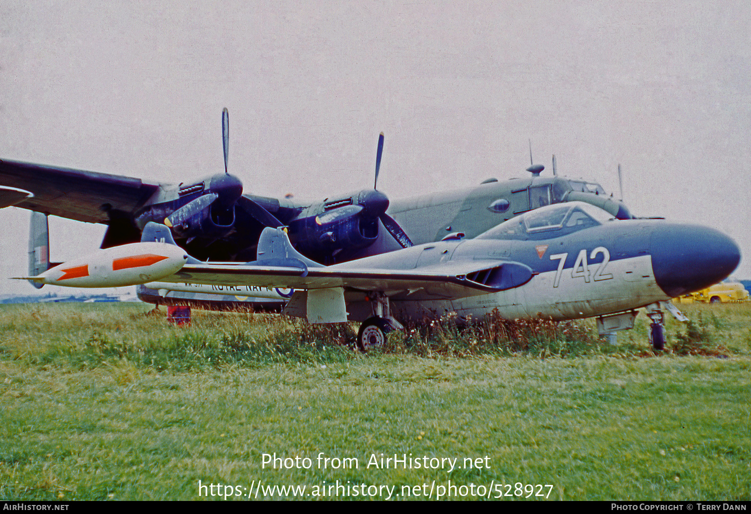 Aircraft Photo of WM571 | De Havilland D.H. 112 Sea Venom FAW22 | UK - Navy | AirHistory.net #528927