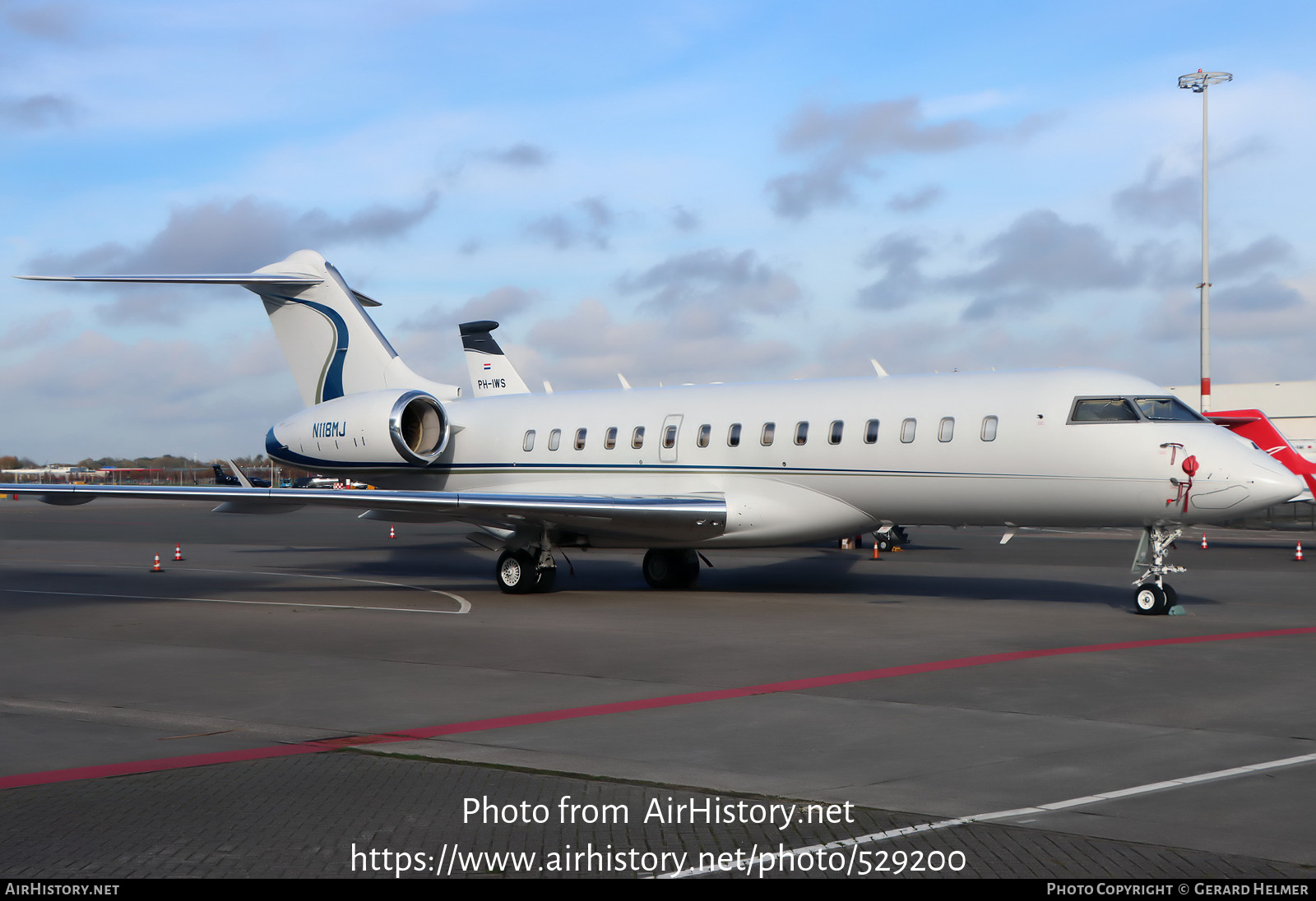 Aircraft Photo of N118MJ | Bombardier Global Express XRS (BD-700-1A10) | AirHistory.net #529200