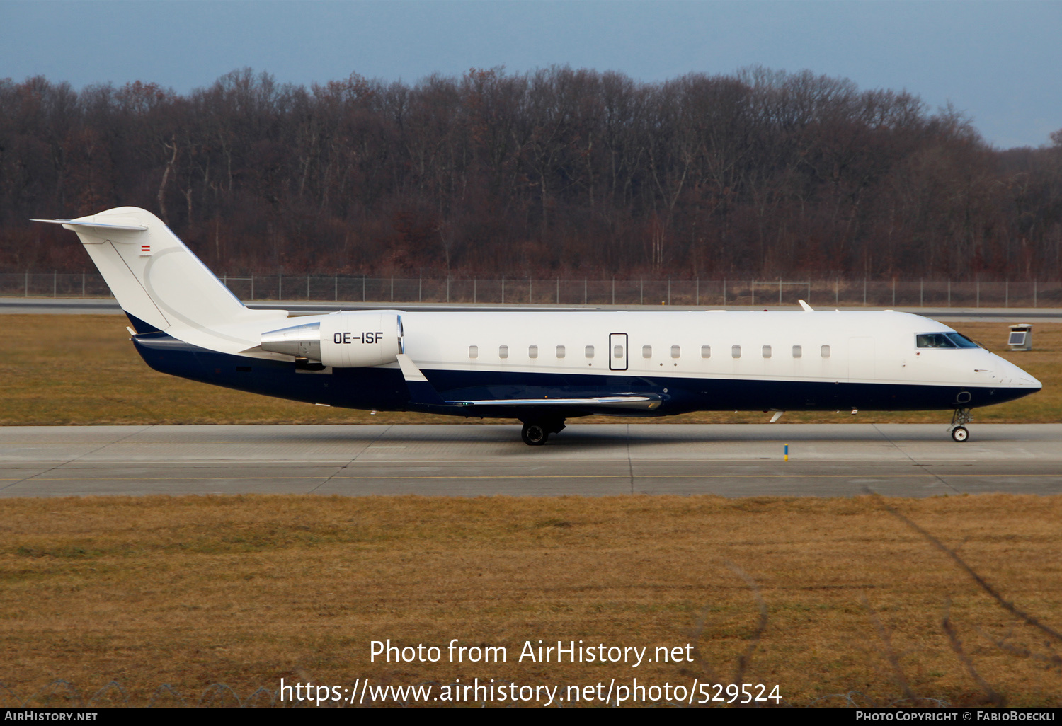 Aircraft Photo of OE-ISF | Bombardier Challenger 850 (CRJ-200SE/CL-600-2B19) | AirHistory.net #529524