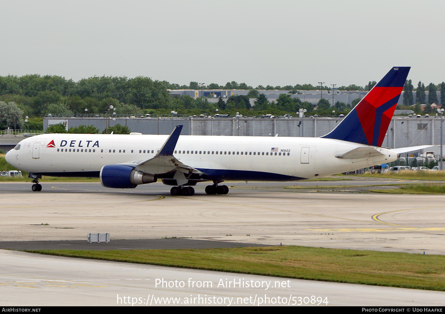 Aircraft Photo of N1602 | Boeing 767-332/ER | Delta Air Lines | AirHistory.net #530894