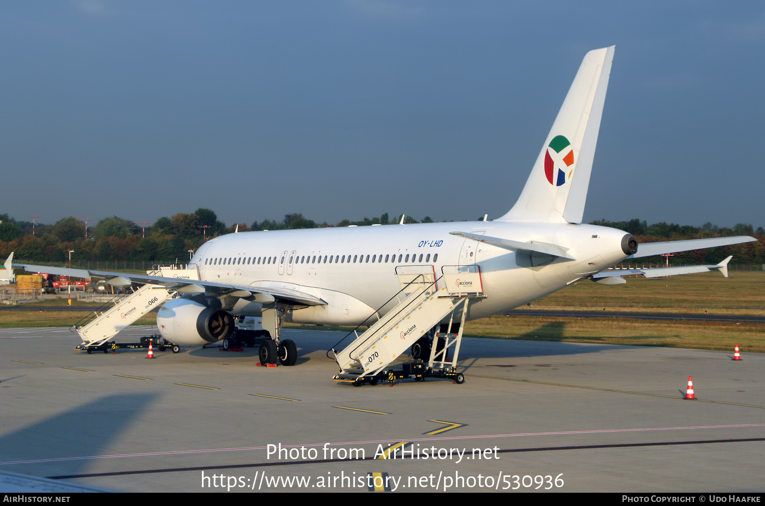 Aircraft Photo of OY-LHD | Airbus A320-231 | Danish Air Transport - DAT | AirHistory.net #530936