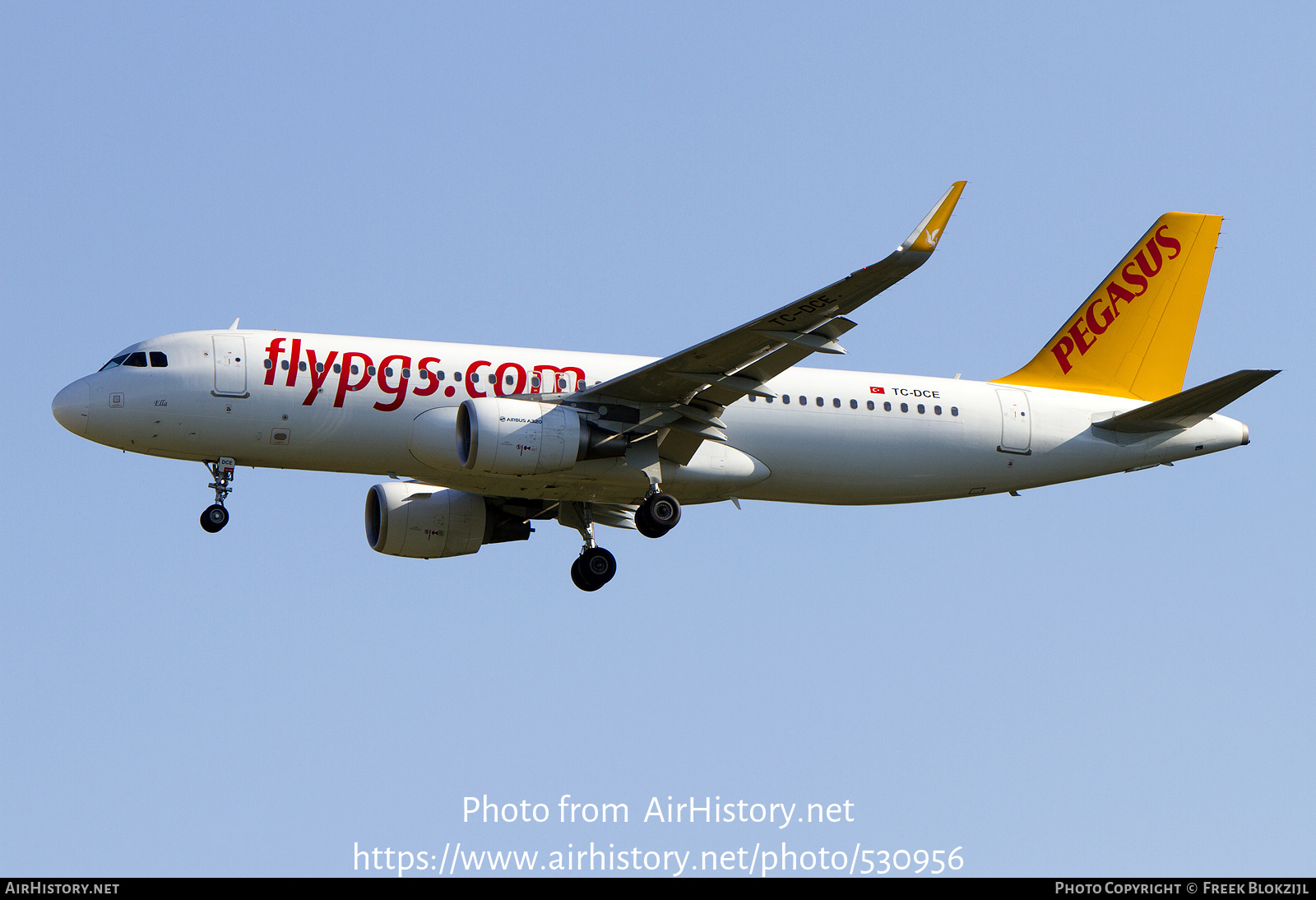 Aircraft Photo of TC-DCE | Airbus A320-214 | Pegasus Airlines | AirHistory.net #530956