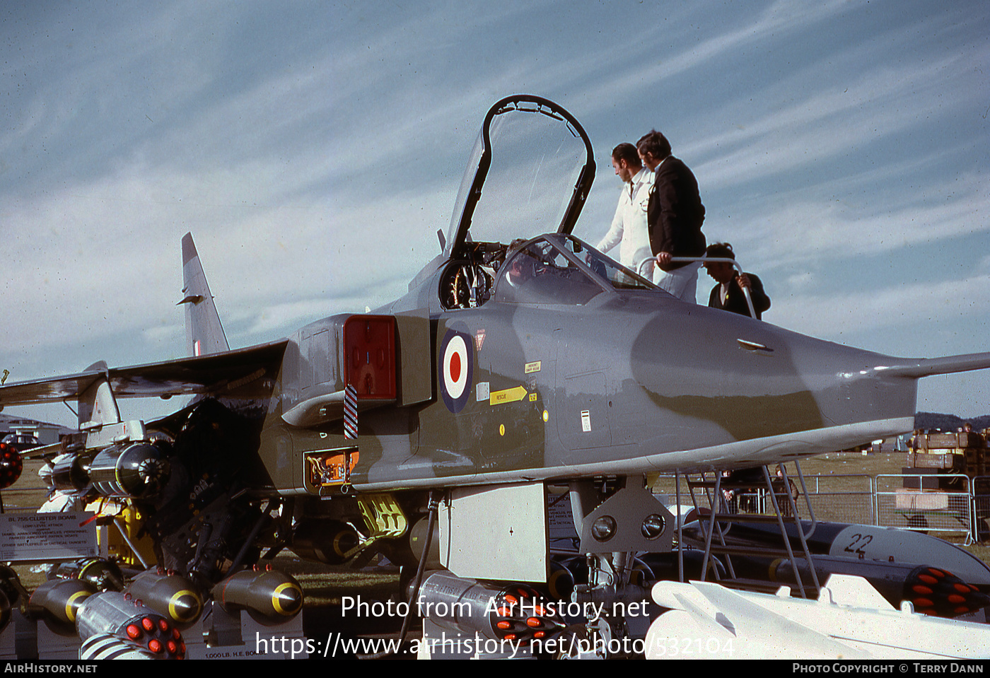 Aircraft Photo of XW563 | Sepecat Jaguar S | UK - Air Force | AirHistory.net #532104