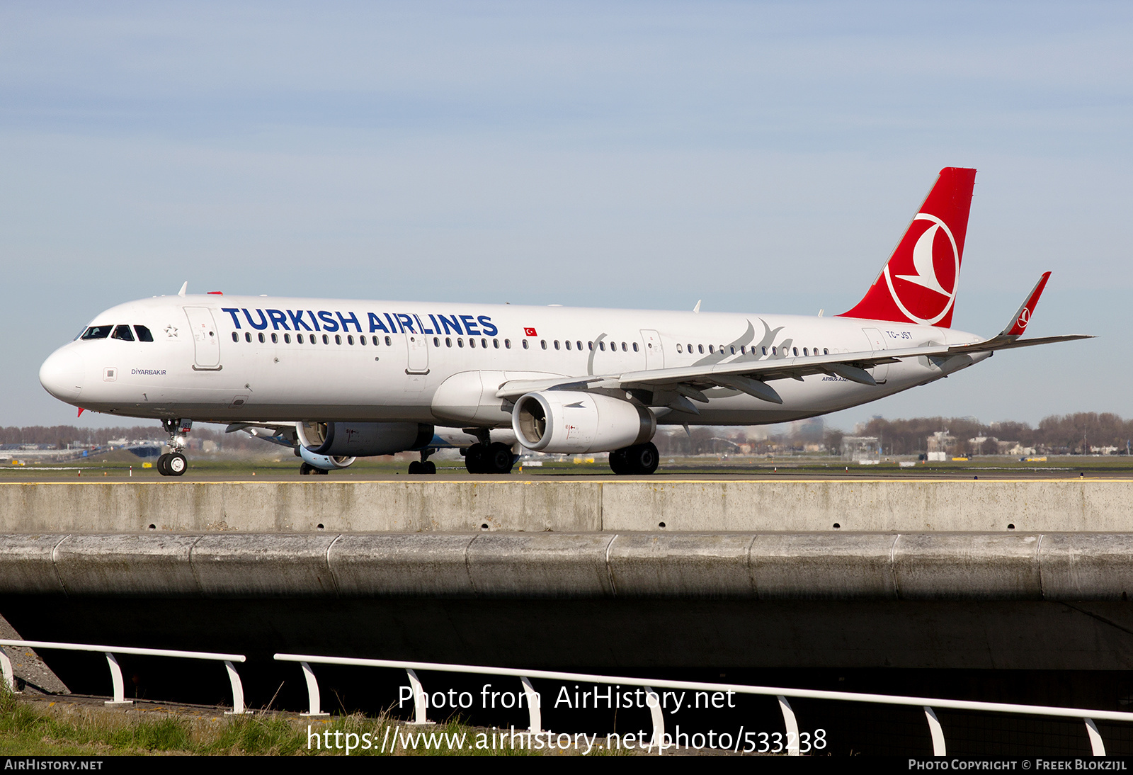 Aircraft Photo of TC-JST | Airbus A321-231 | Turkish Airlines | AirHistory.net #533238