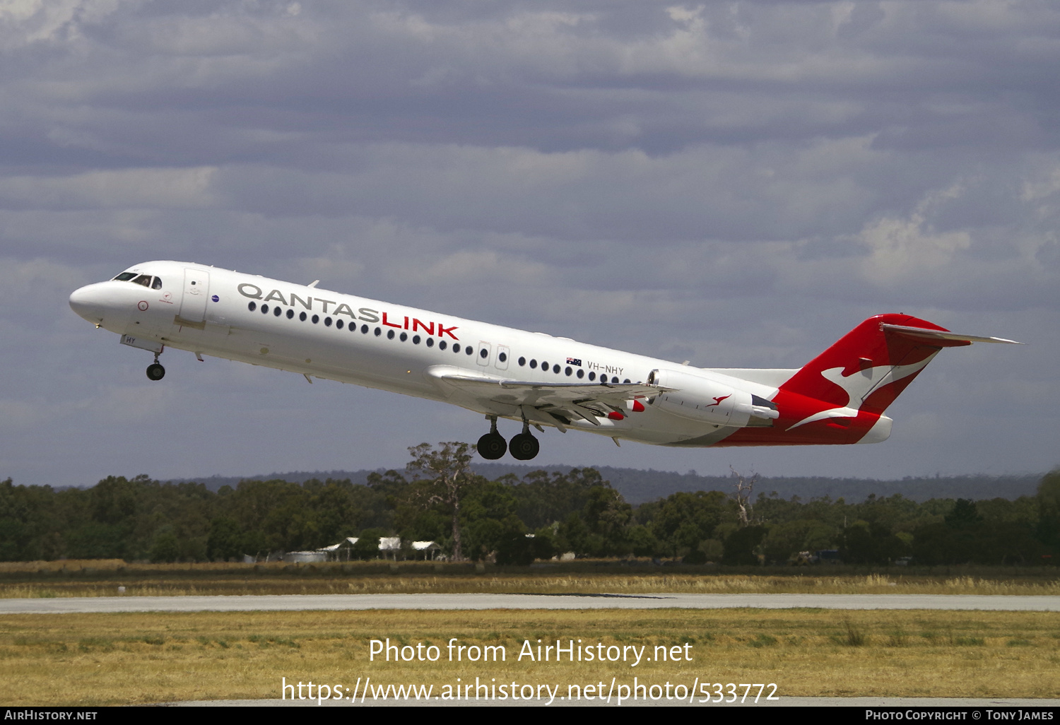 Aircraft Photo of VH-NHY | Fokker 100 (F28-0100) | QantasLink | AirHistory.net #533772