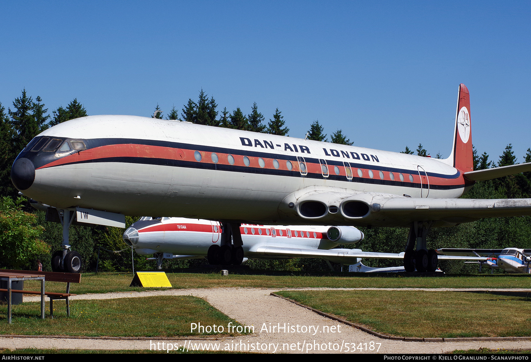 Aircraft Photo Of G-BDIW | De Havilland D.H. 106 Comet 4C | Dan-Air ...