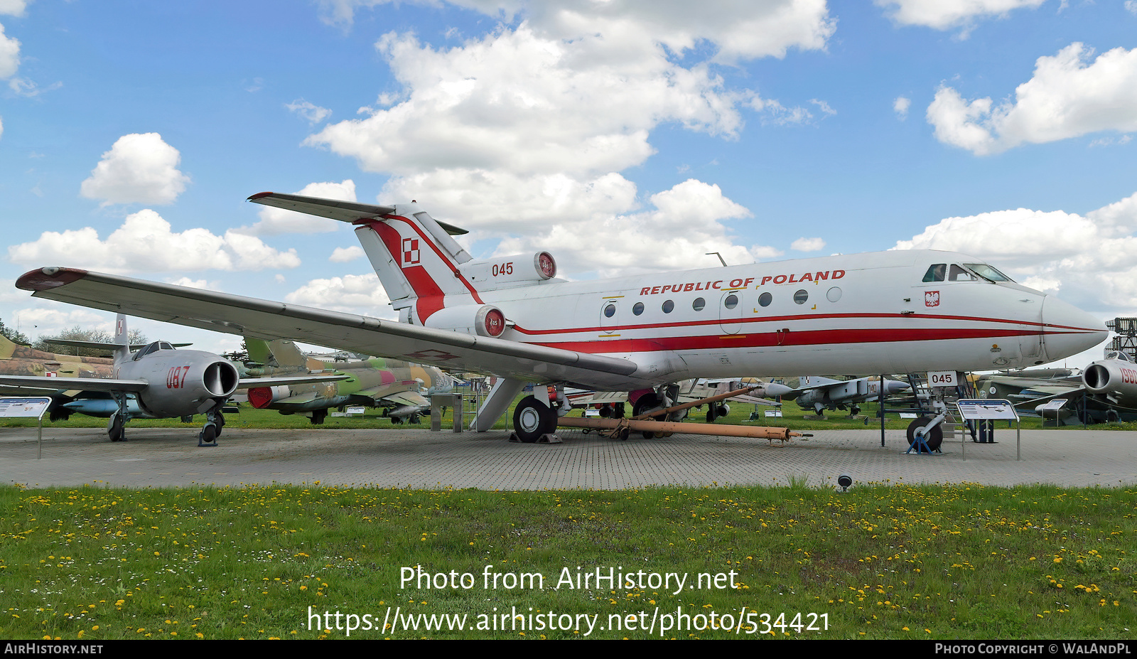 Aircraft Photo of 045 | Yakovlev Yak-40 | Poland - Air Force | AirHistory.net #534421