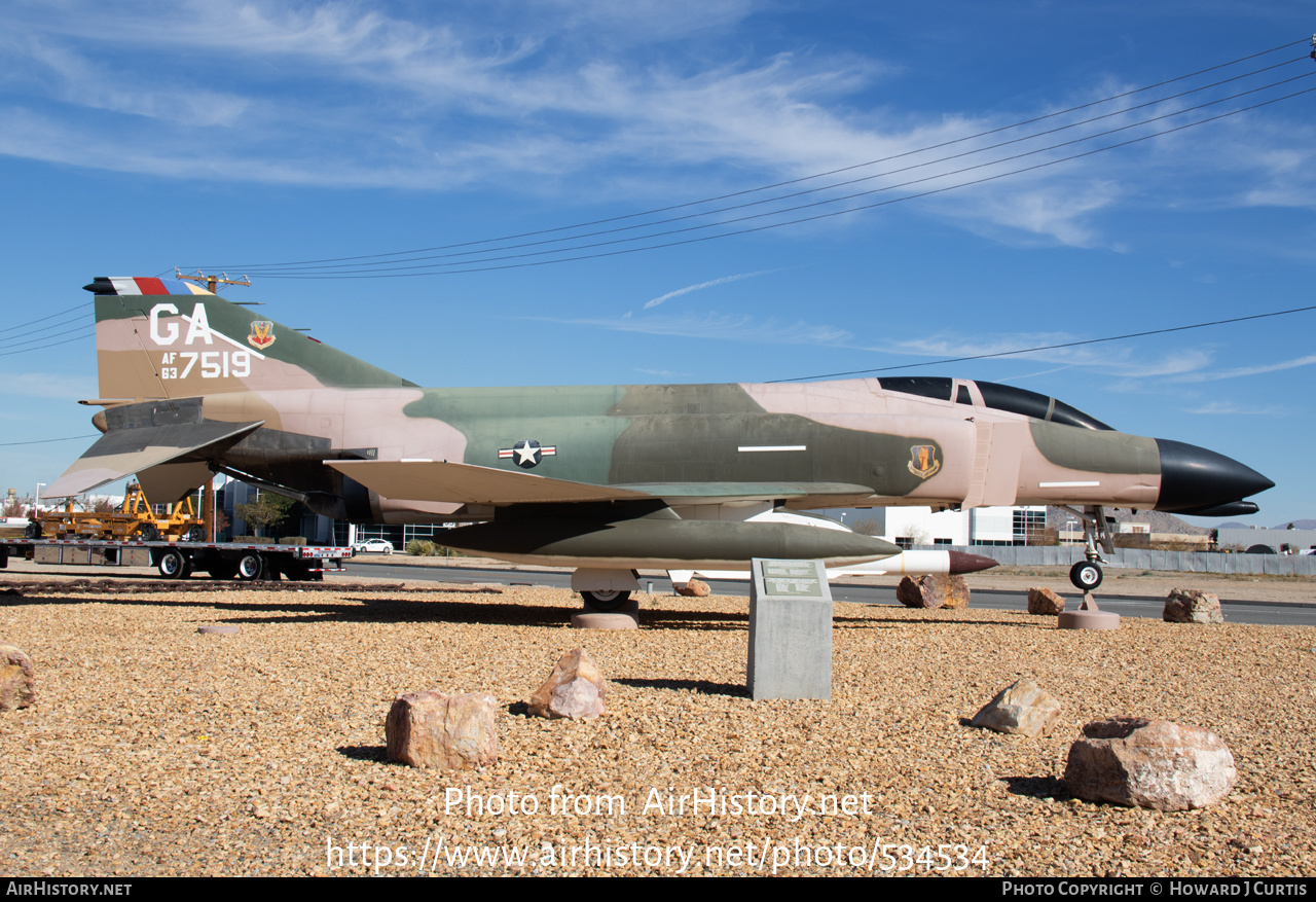 Aircraft Photo of 63-7519 / AF63-519 | McDonnell F-4C Phantom II | USA - Air Force | AirHistory.net #534534