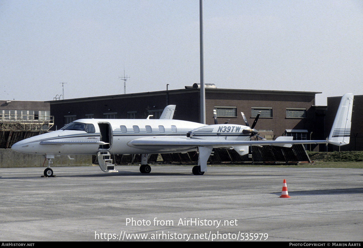 Aircraft Photo of N39TW | Beech 2000A Starship 1 | AirHistory.net #535979