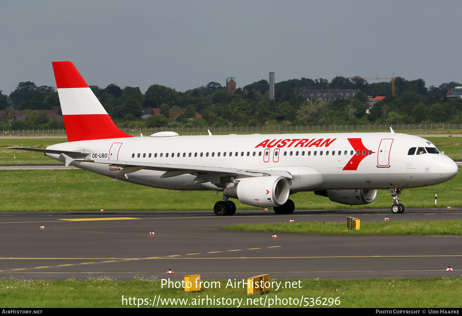 Aircraft Photo of OE-LBO | Airbus A320-214 | Austrian Airlines | AirHistory.net #536296