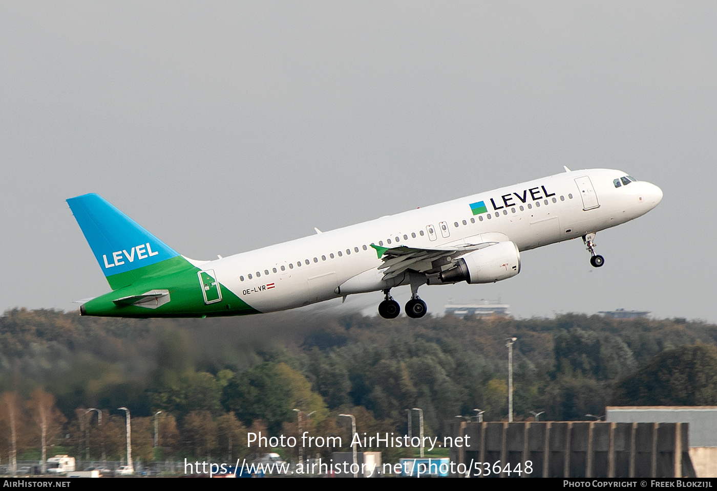 Aircraft Photo of OE-LVR | Airbus A320-214 | Level | AirHistory.net #536448