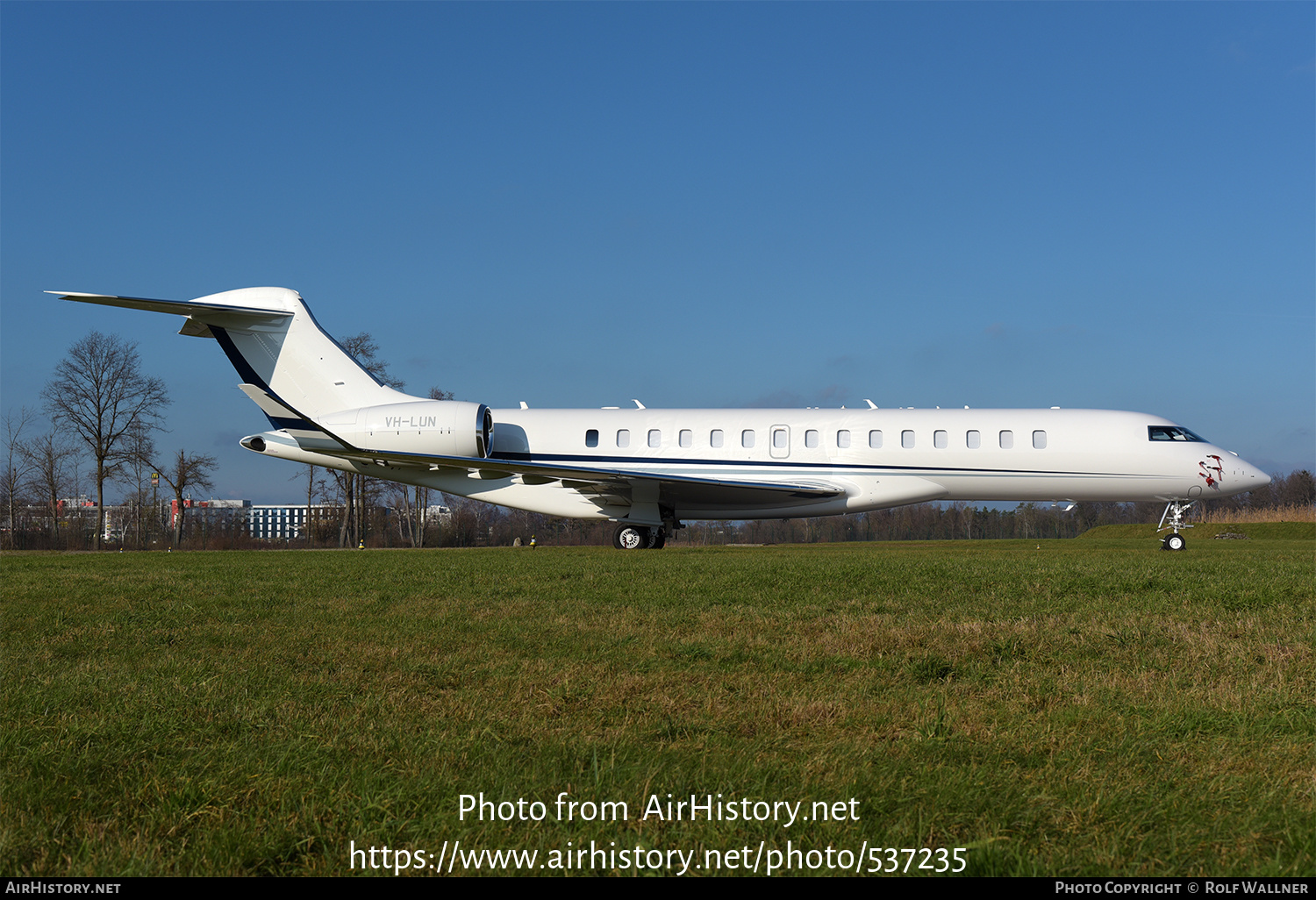 Aircraft Photo of VH-LUN | Bombardier Global 7500 (BD-700-2A12) | AirHistory.net #537235