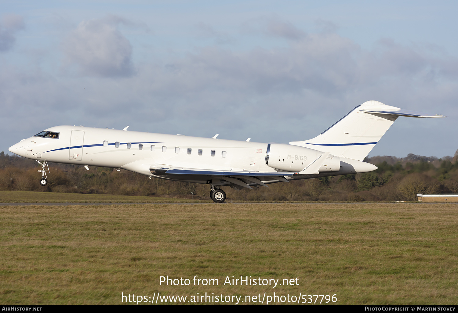 Aircraft Photo of M-BIGG | Bombardier Global 5000 (BD-700-1A11) | AirHistory.net #537796