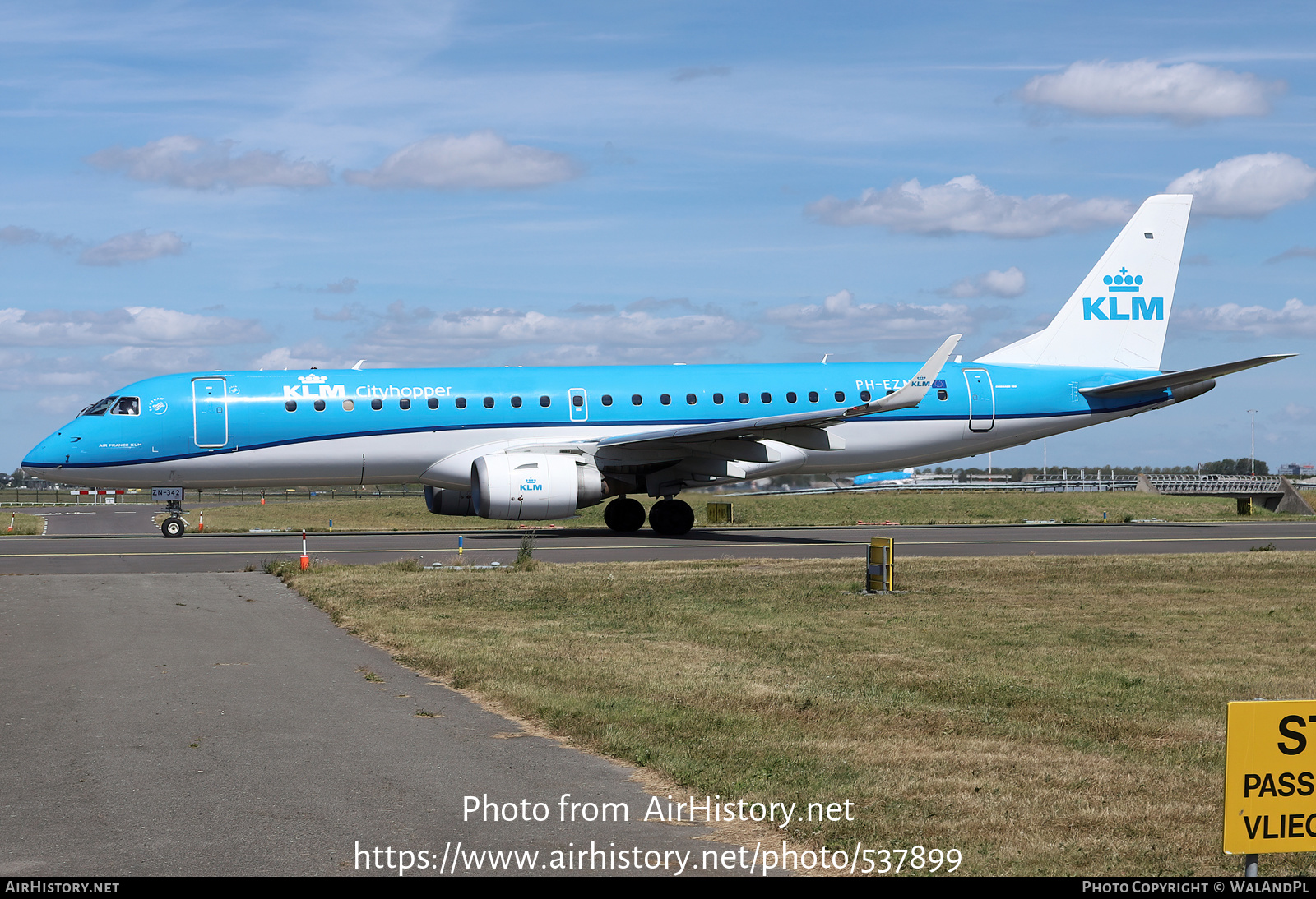 Aircraft Photo of PH-EZN | Embraer 190STD (ERJ-190-100STD) | KLM Cityhopper | AirHistory.net #537899