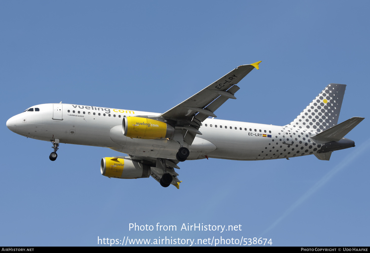 Aircraft Photo of EC-LRY | Airbus A320-232 | Vueling Airlines | AirHistory.net #538674