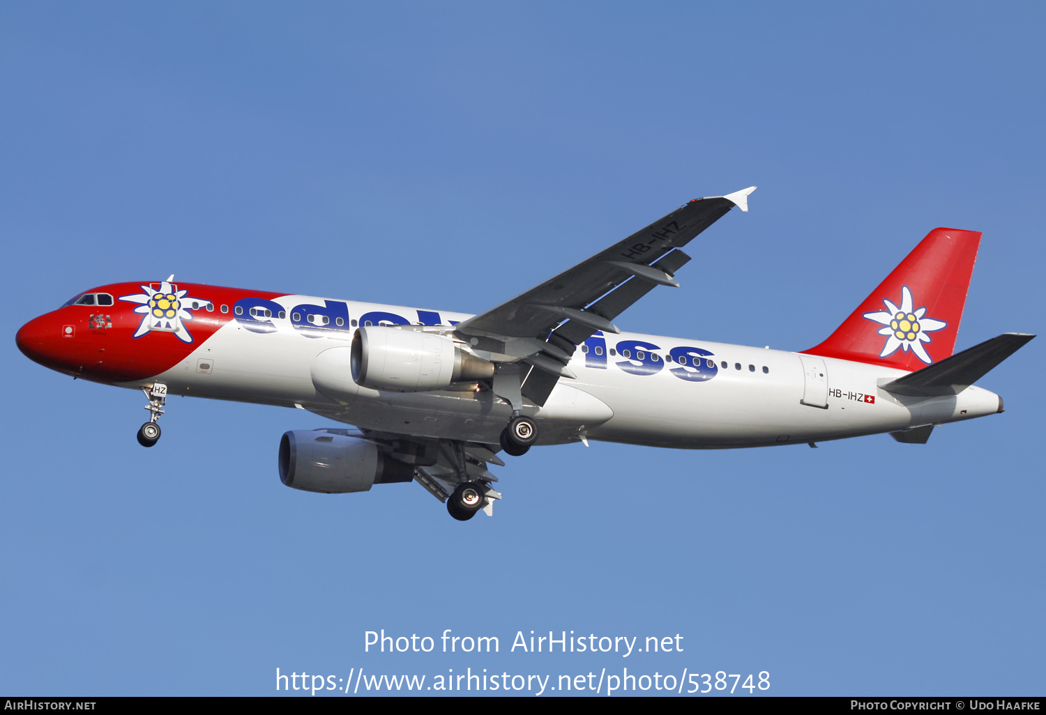 Aircraft Photo of HB-IHZ | Airbus A320-214 | Edelweiss Air | AirHistory.net #538748