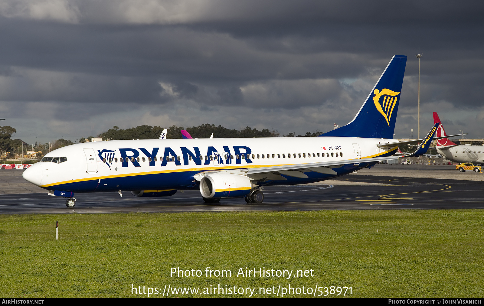 Aircraft Photo of 9H-QDT | Boeing 737-800 | Ryanair | AirHistory.net #538971