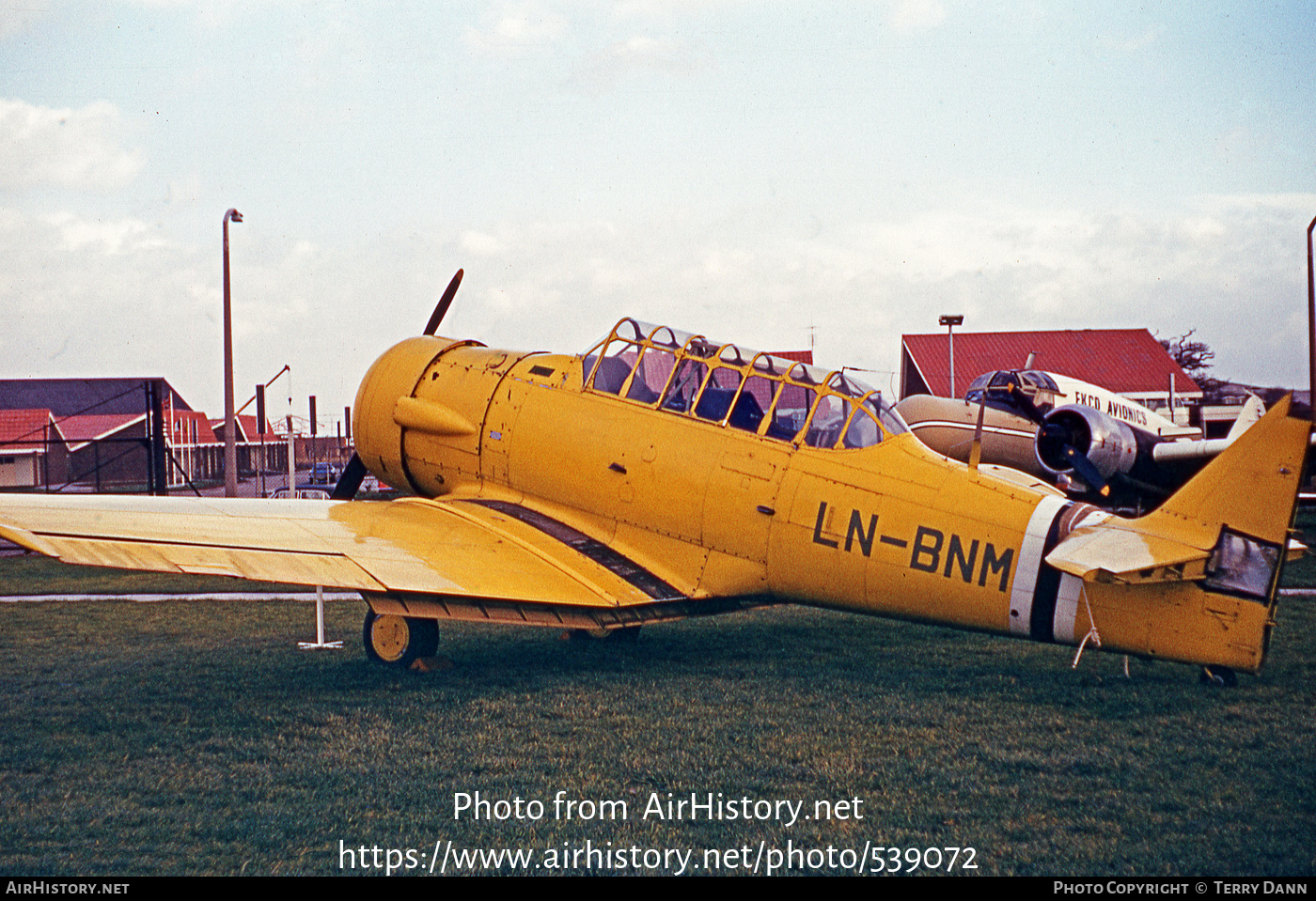 Aircraft Photo of LN-BNM | North American AT-16 Harvard IIB | AirHistory.net #539072