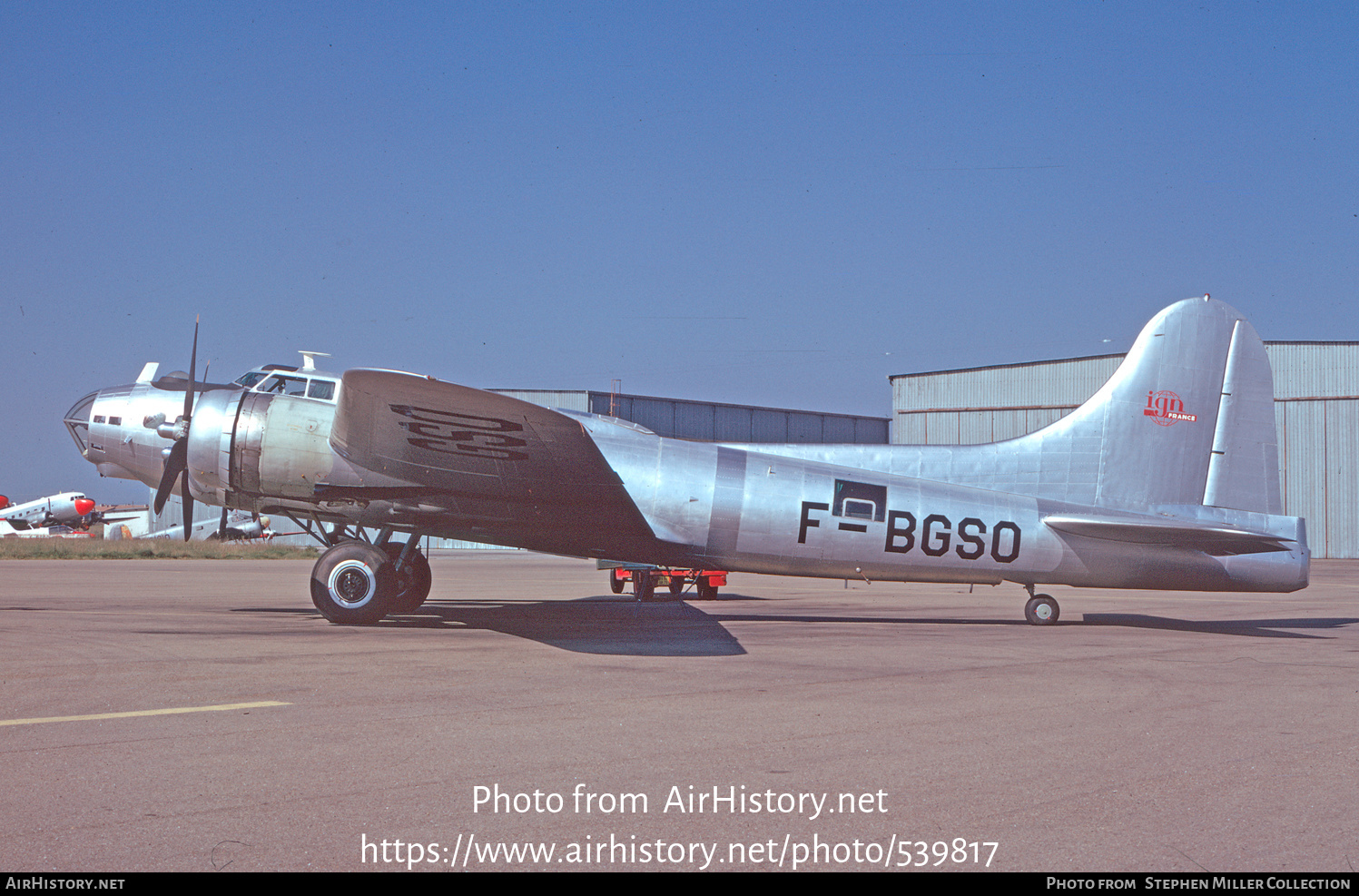 Aircraft Photo of F-BGSO | Boeing B-17G Flying Fortress | IGN - Institut Géographique National | AirHistory.net #539817